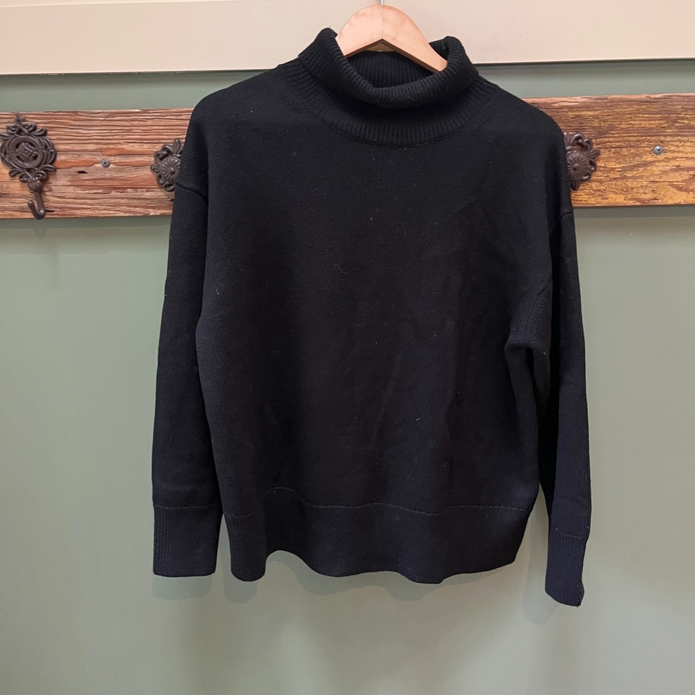 Aritzia Babaton Women Black 100% Wool Turtleneck Sweater Small 122740